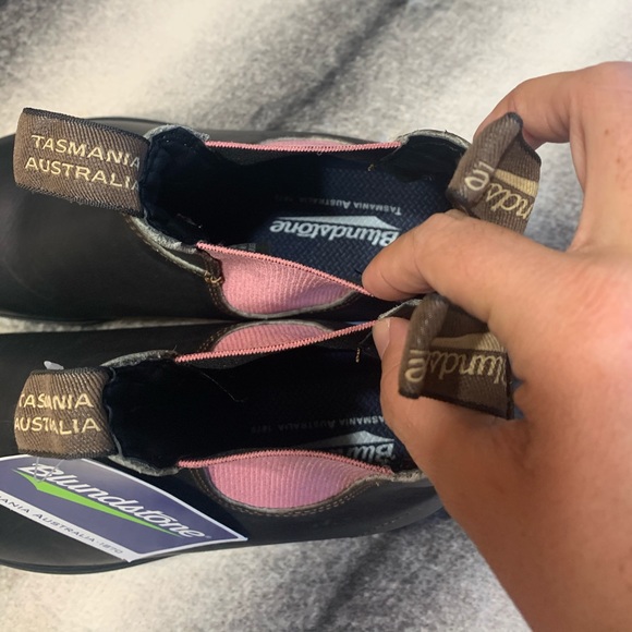 { Blundstone } 1377 Pale Pink Stout Brown Boots - Picture 11 of 13